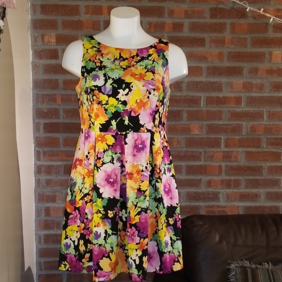 Eloquii Dresses & Skirts - Eloquii Size 18W Fit and Flare Floral Dress